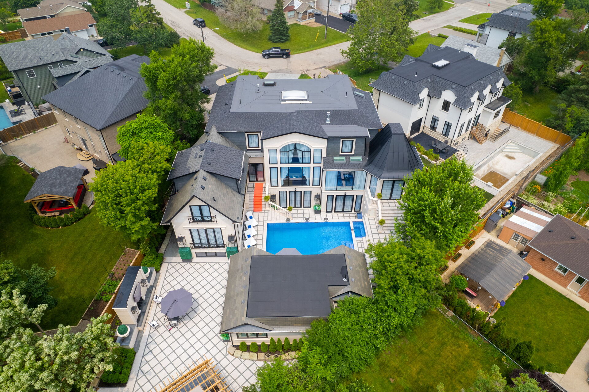 168 Oliver Place, Oakville, ON L6H 1K8 Virtual Tour