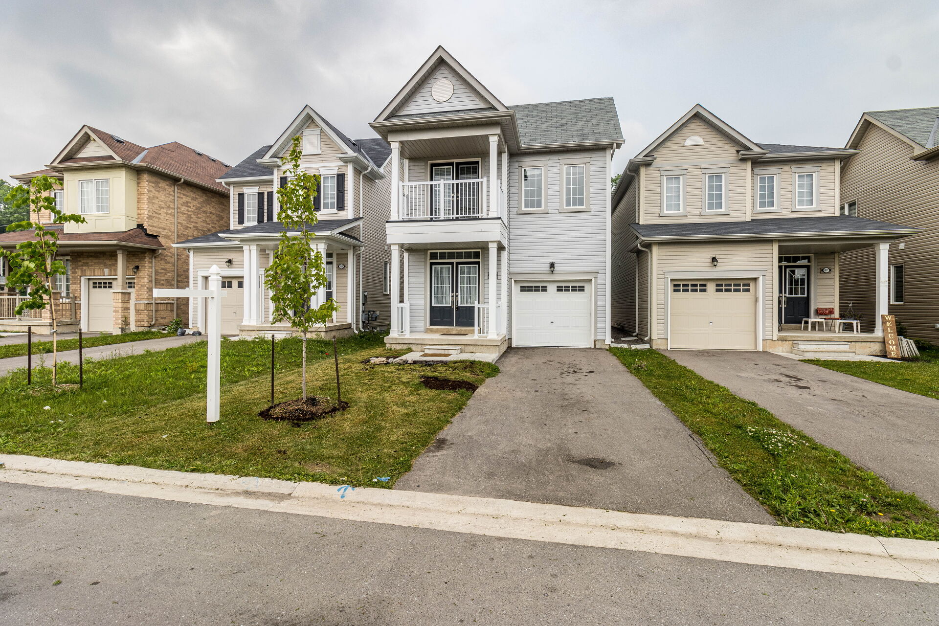 8883 Chickory Trail, Niagara Falls, ON L2H 2Y6 Virtual Tour