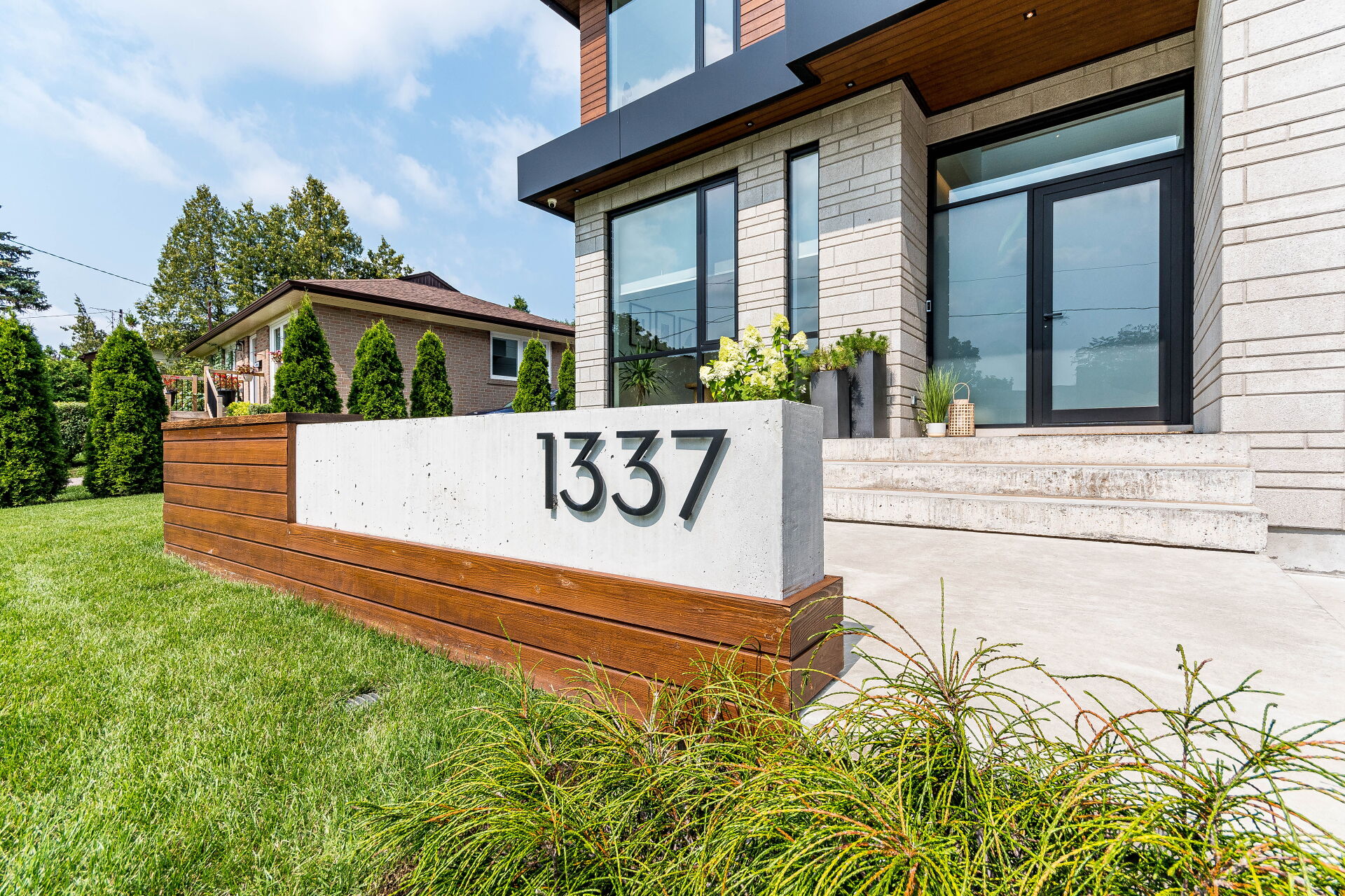 1337 Waverly Avenue, Oakville, ON L6L 2S4 Virtual Tour