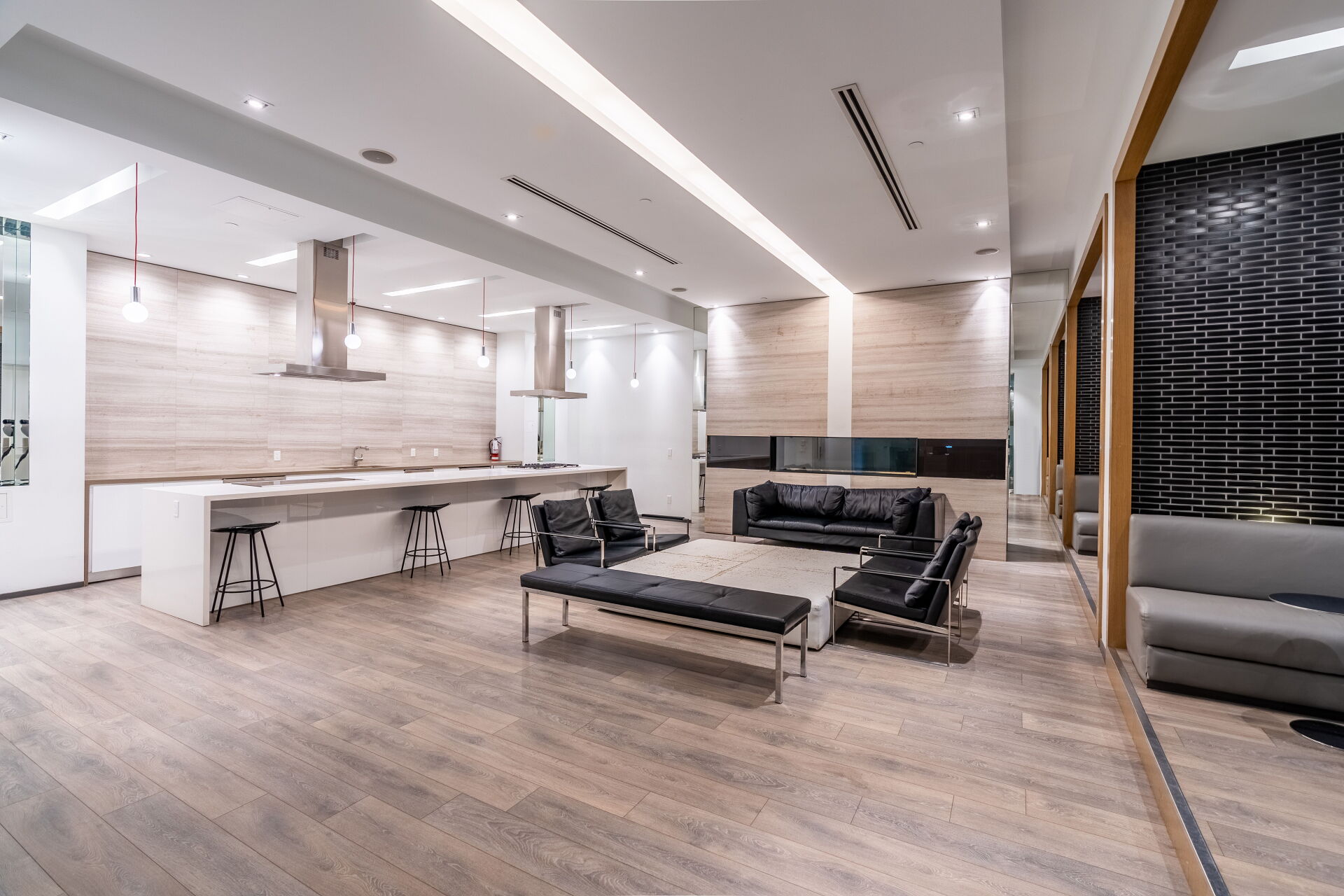 1030 King Street West, Toronto, ON M6K 0B4