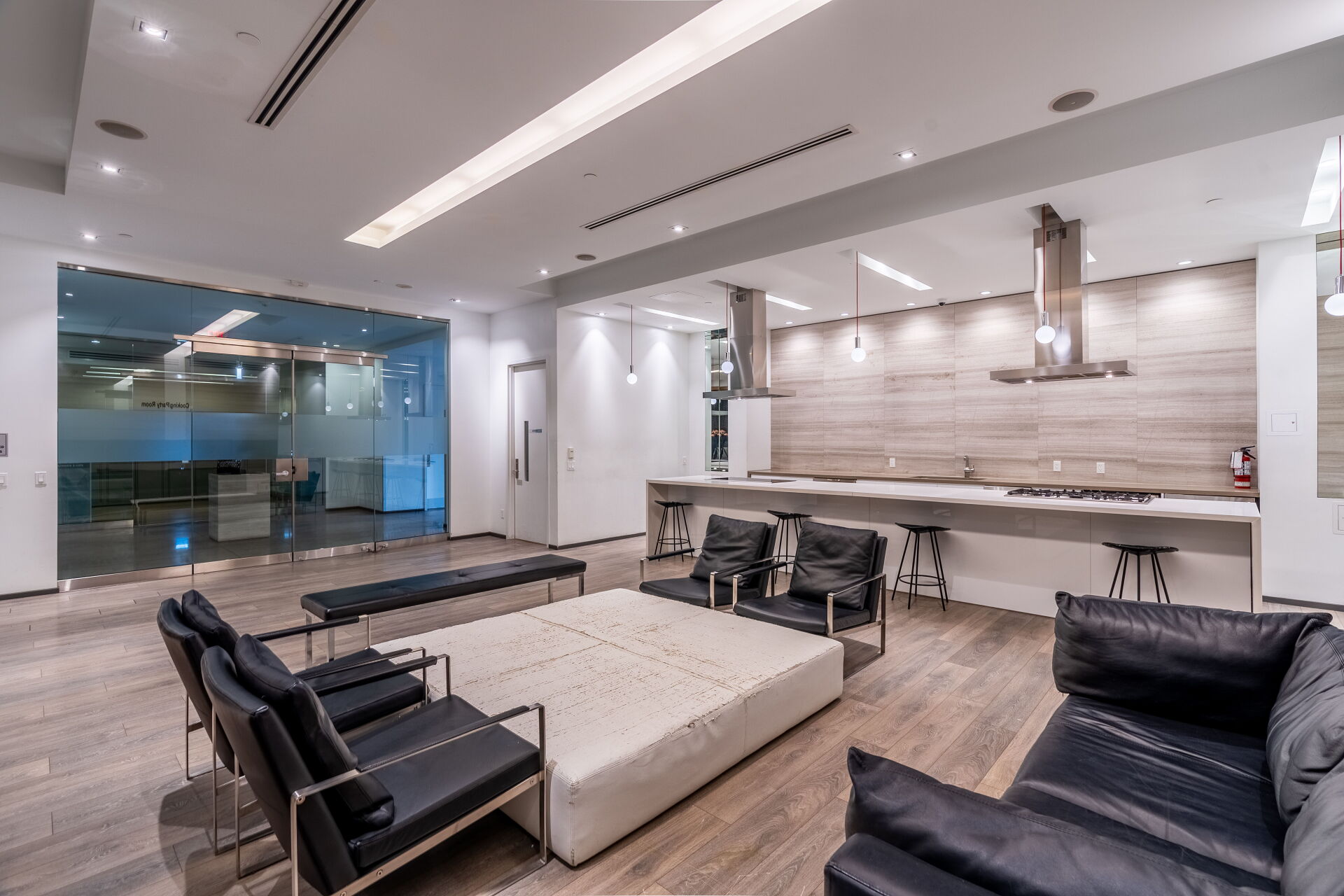 1030 King Street West, Toronto, ON M6K 0B4