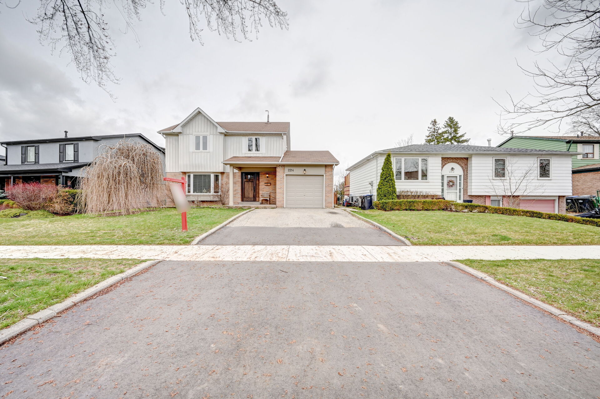2214 Blue Beech Crescent, Mississauga, ON L5L 1C3