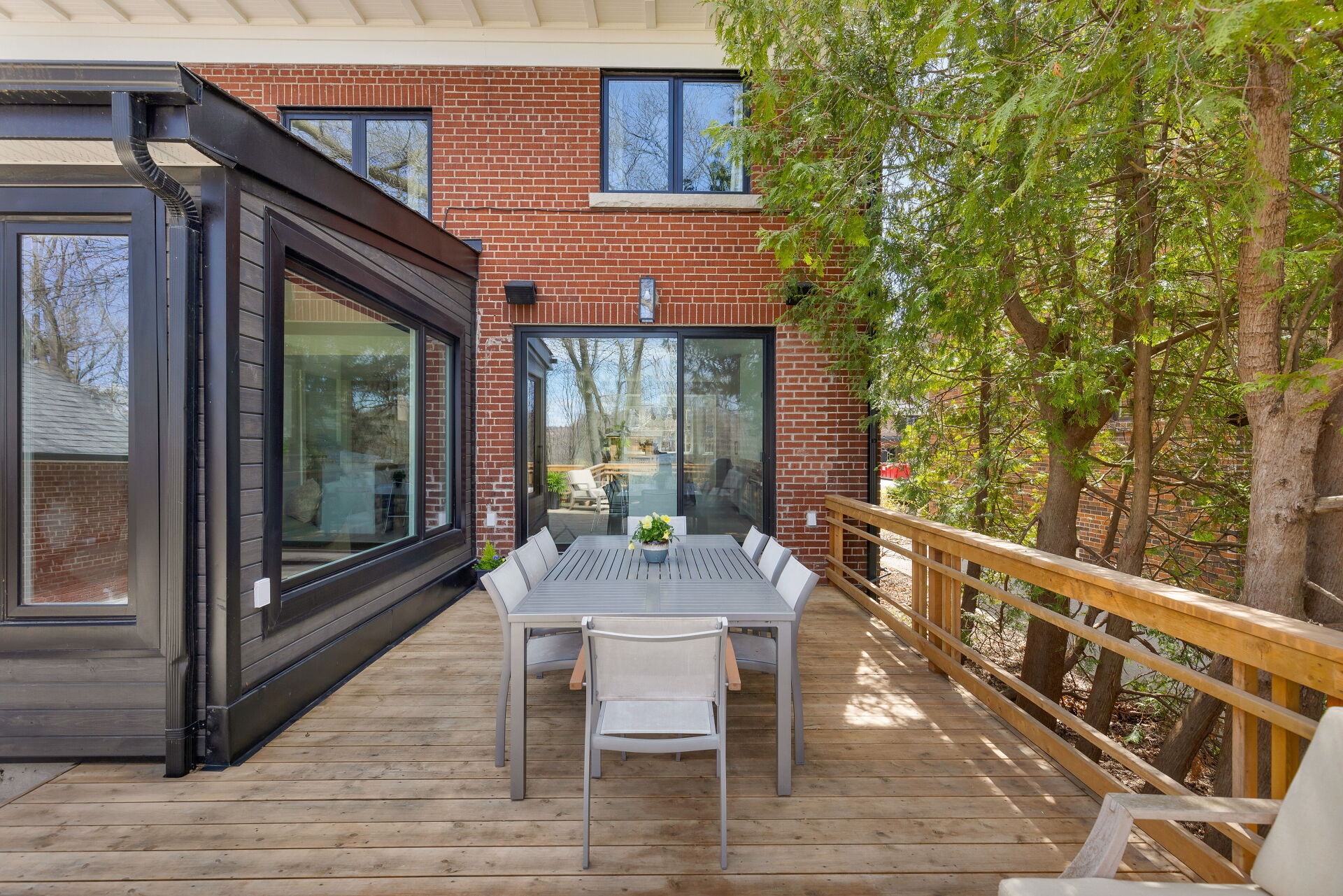 124 Baby Point Road, Toronto, ON M6S 2G3