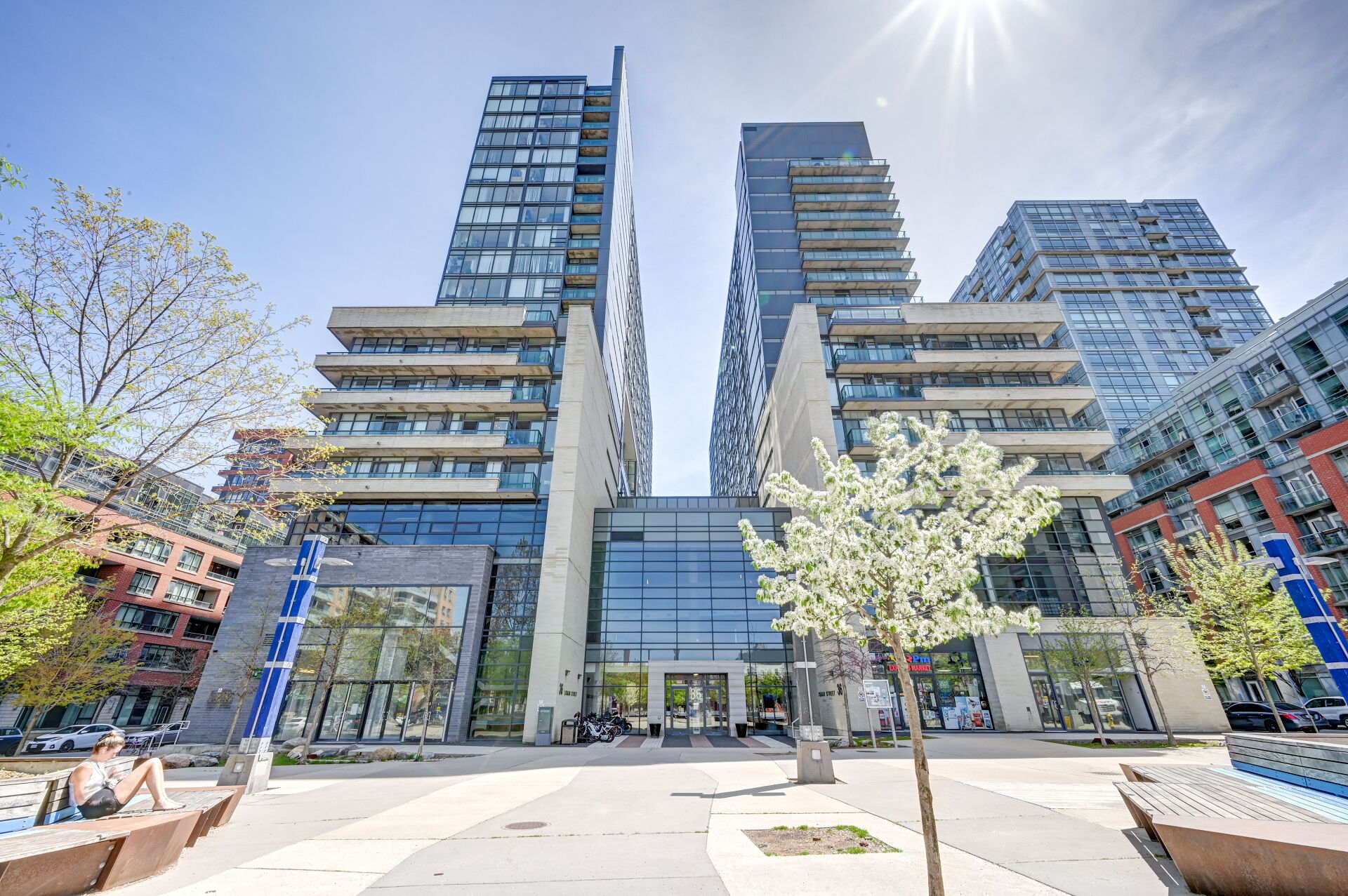 36 Lisgar Street Unit 316, Toronto, ON M6J 0C7 Virtual Tour