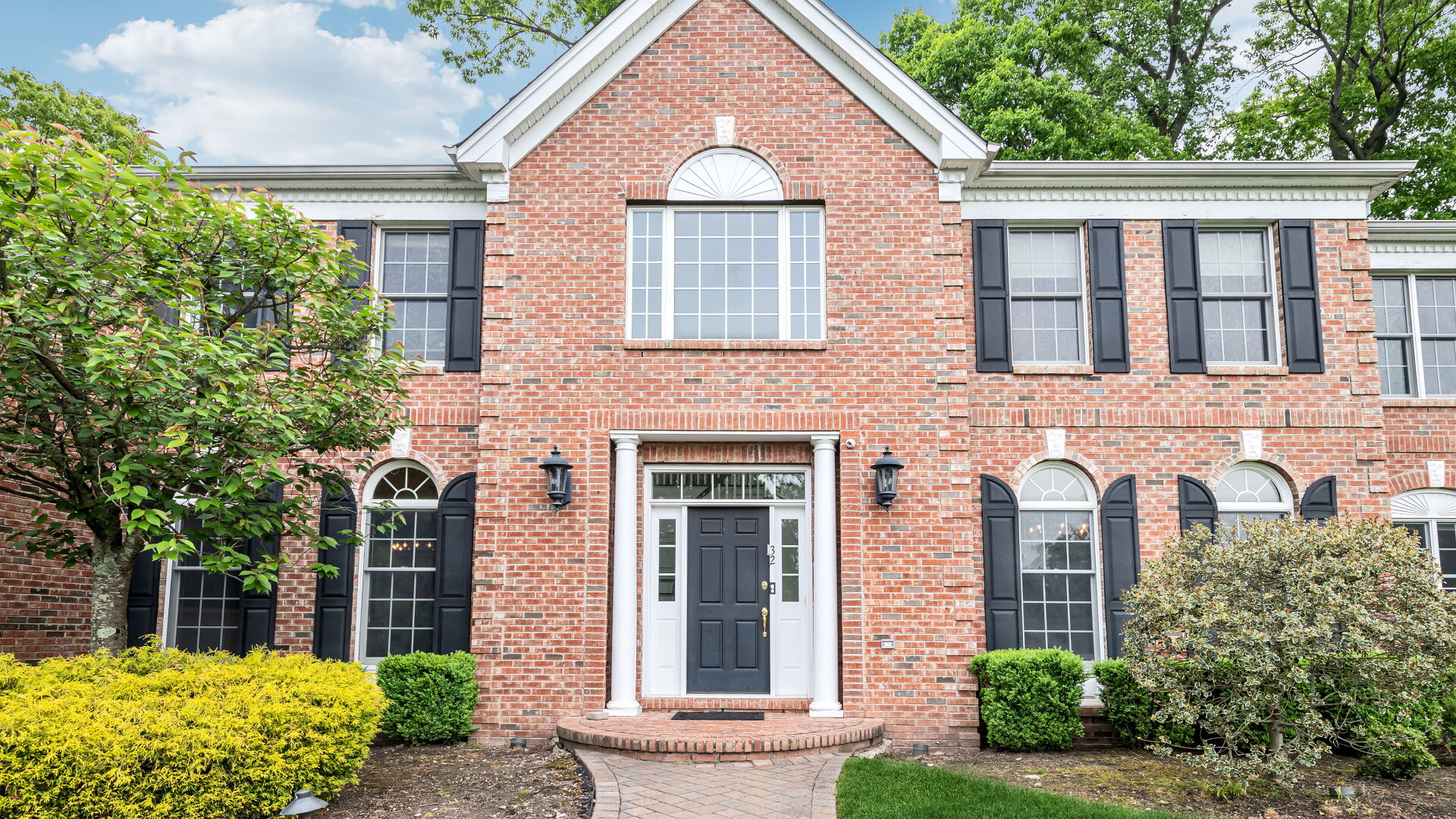32 Mulholland Drive, Woodcliff Lake, NJ 07677 Virtual Tour