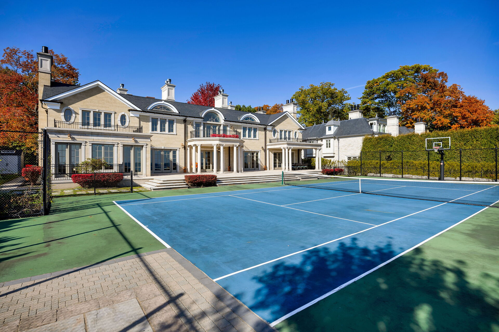 1092 Argyle Drive - Unrivaled Luxury & Timeless