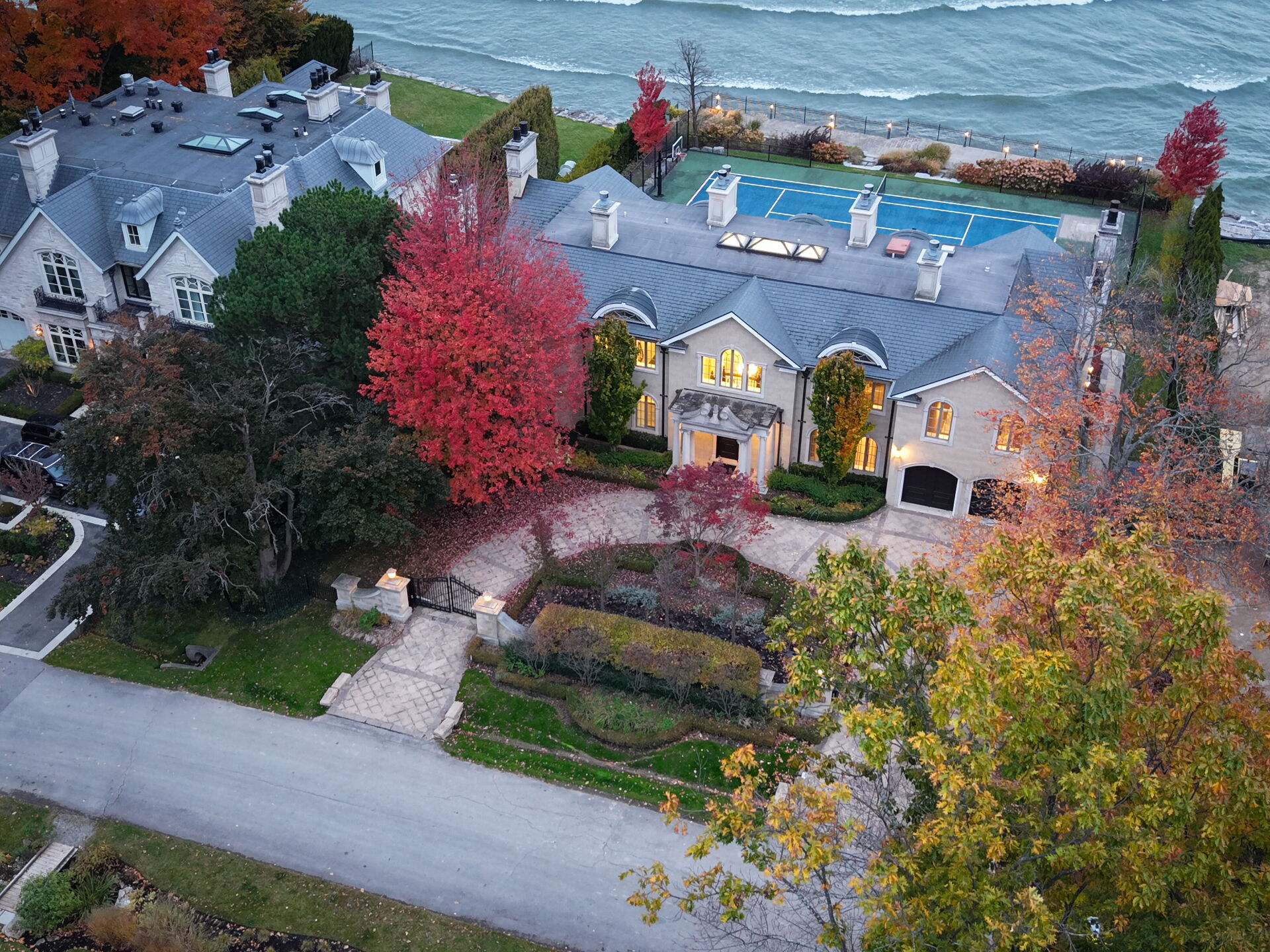 1092 Argyle Drive - Unrivaled Luxury & Timeless