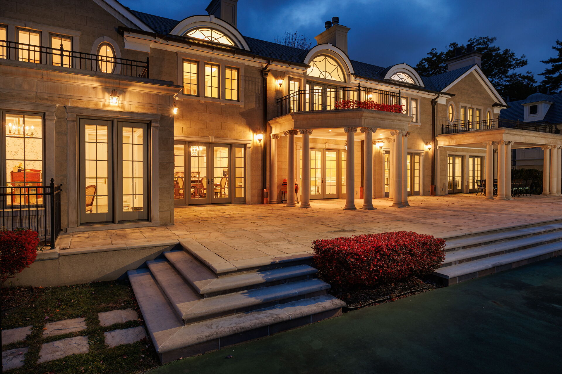 1092 Argyle Drive - Unrivaled Luxury & Timeless