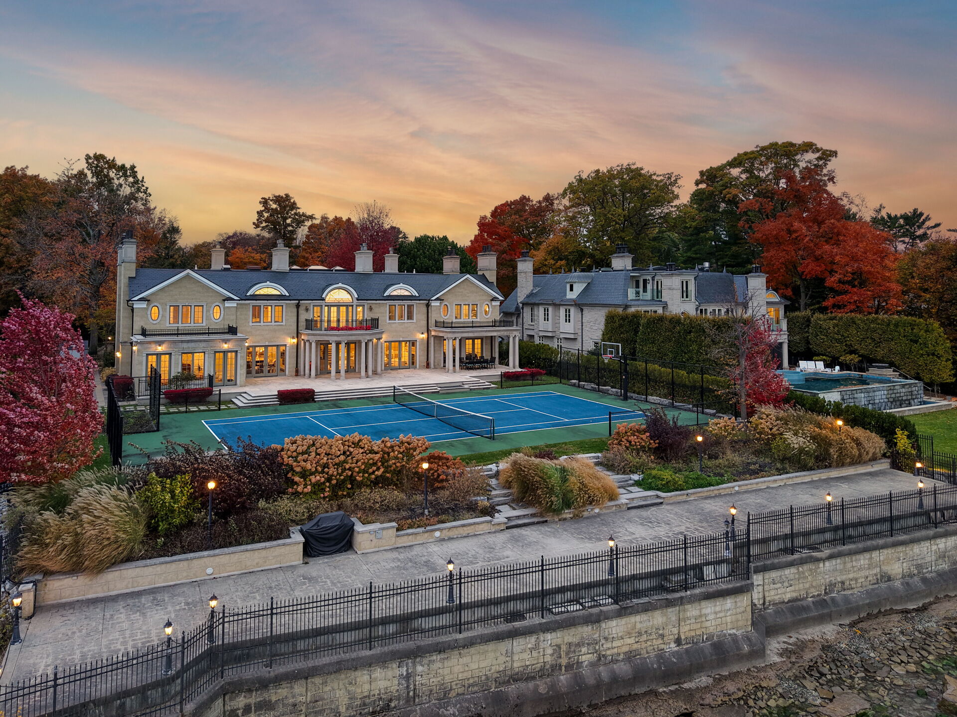 1092 Argyle Drive - Unrivaled Luxury & Timeless