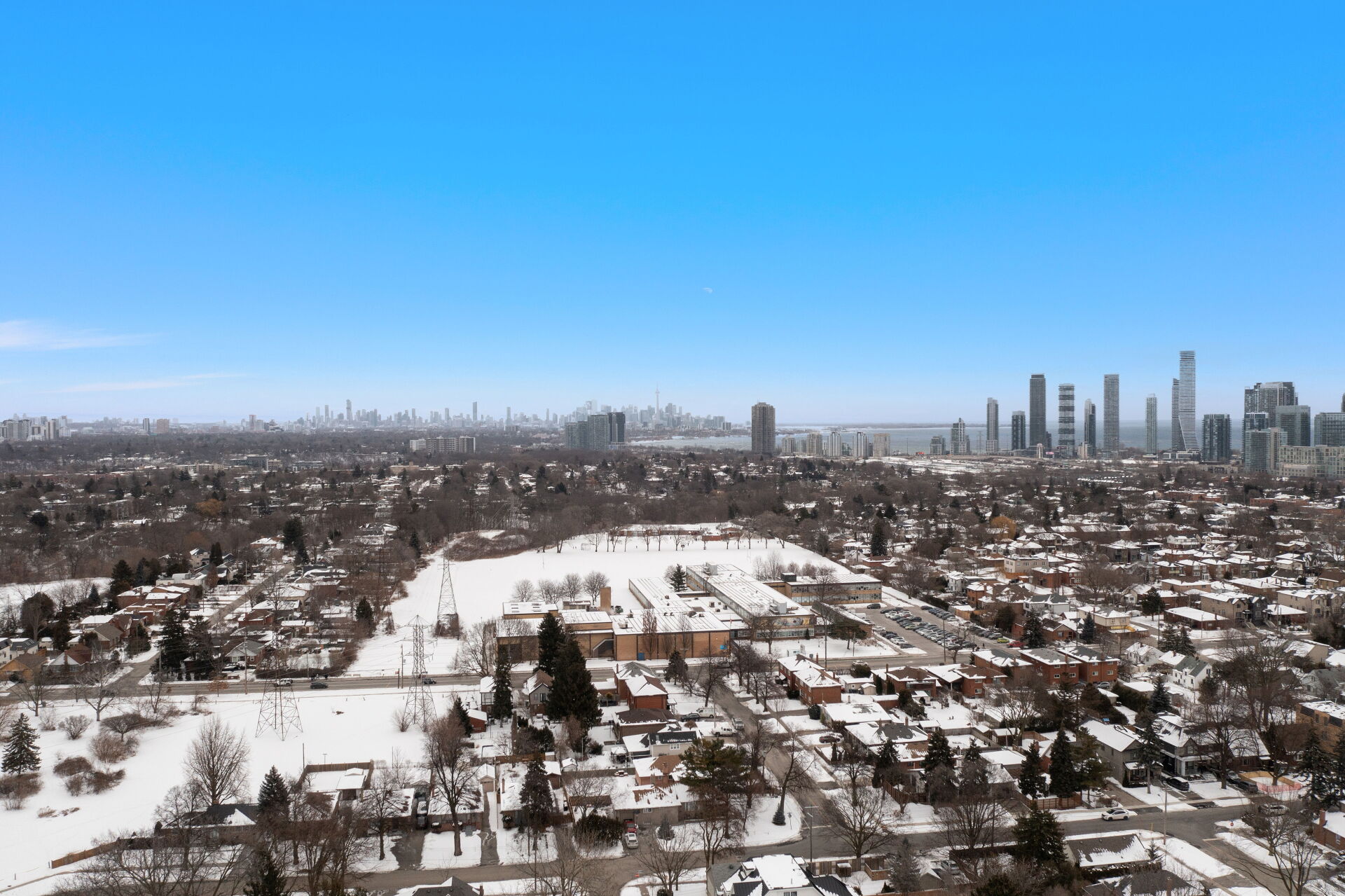 26 Edgecroft Road, Toronto, ON M8Z 2B6
