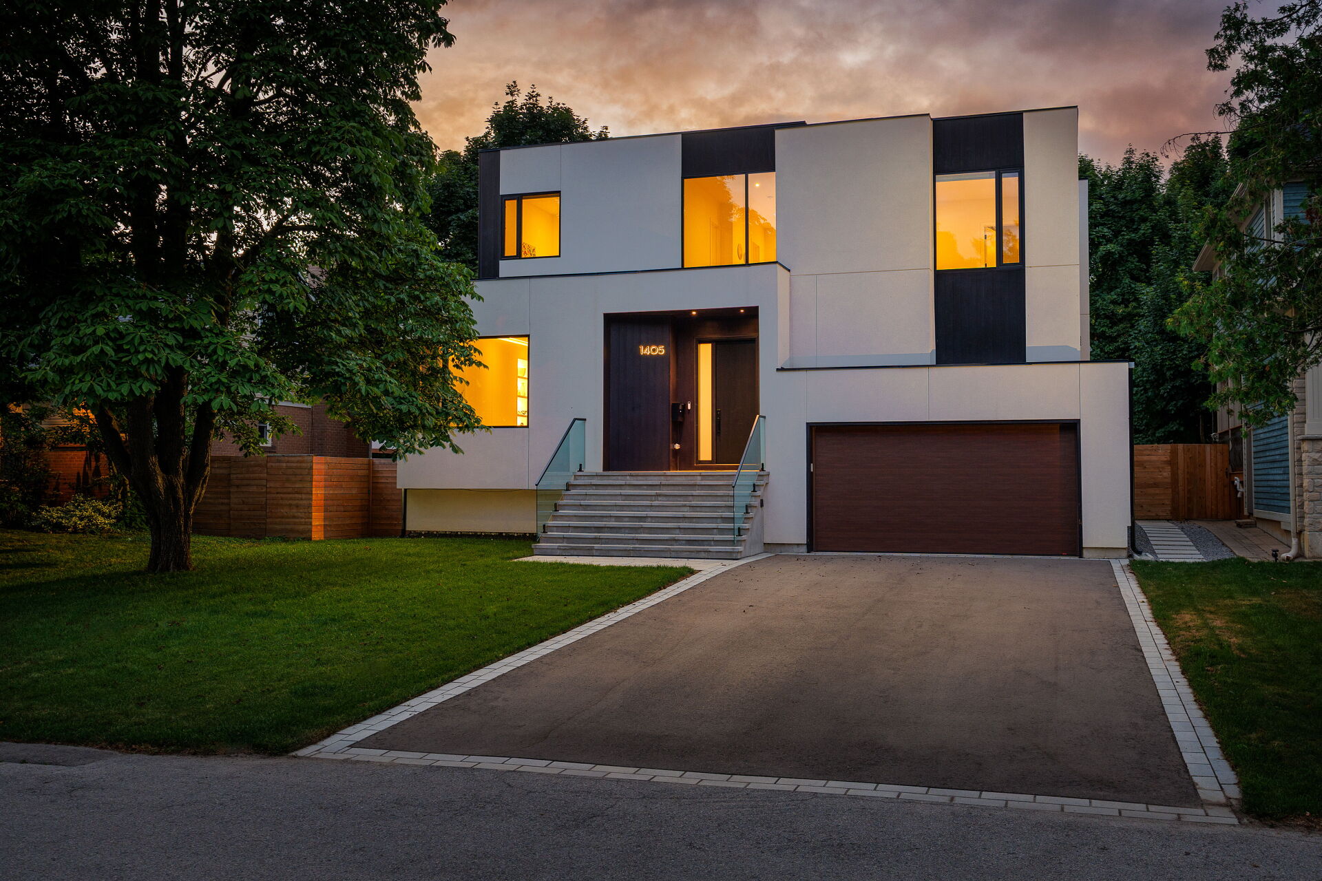 1405 Acton Crescent, Oakville, ON L6J 2S6 Virtual Tour