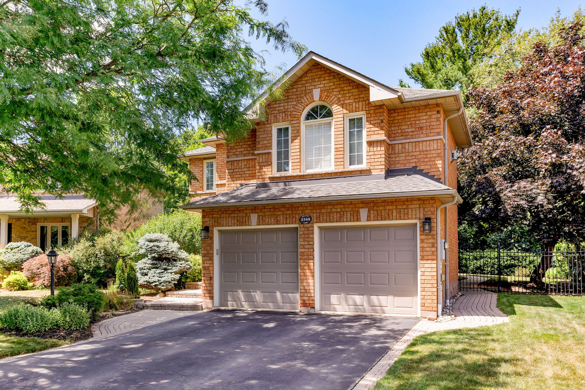 2349 Hilltop Lane, Oakville, ON L6M 3M9 Virtual Tour