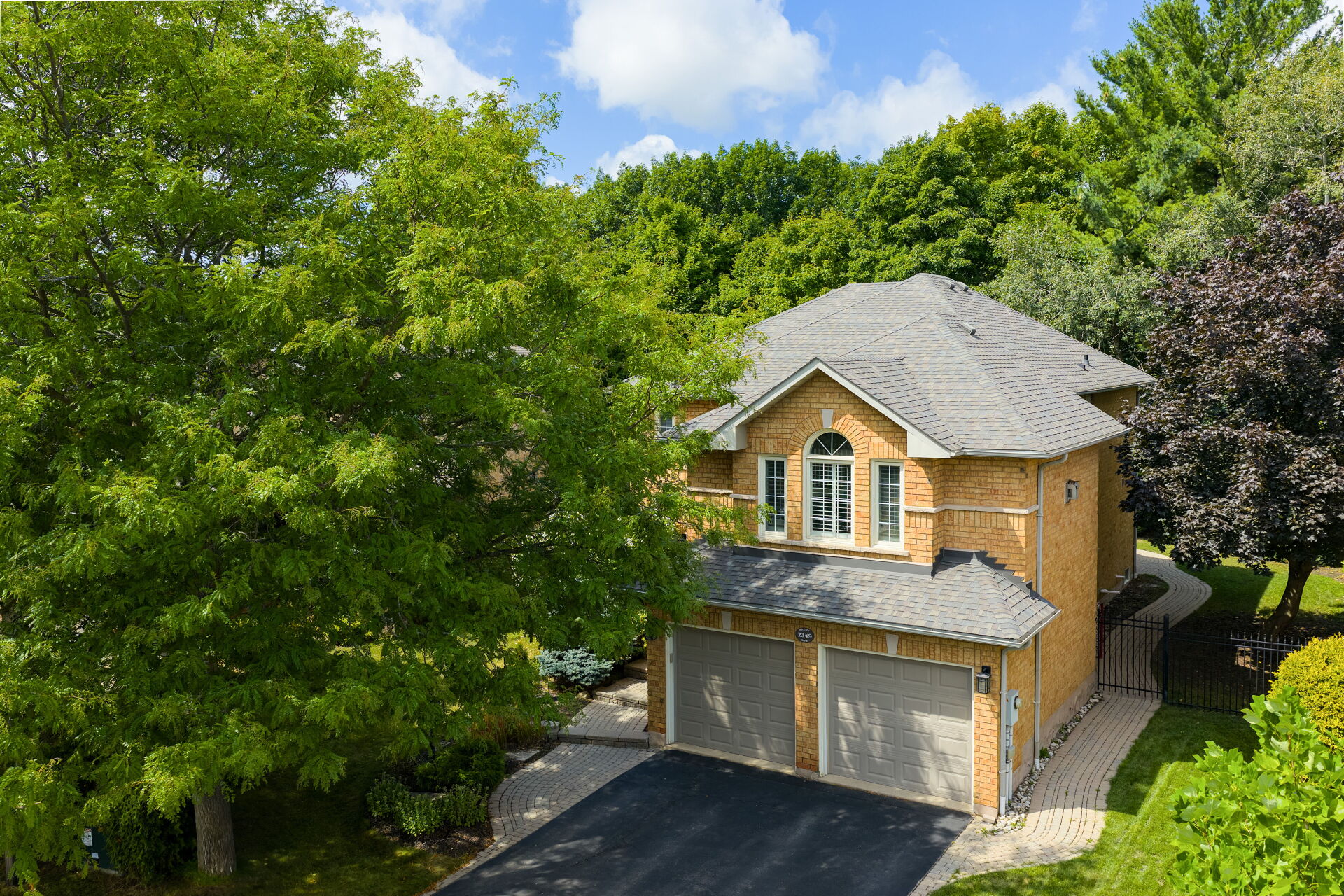 2349 Hilltop Lane, Oakville, ON L6M 3M9 Virtual Tour