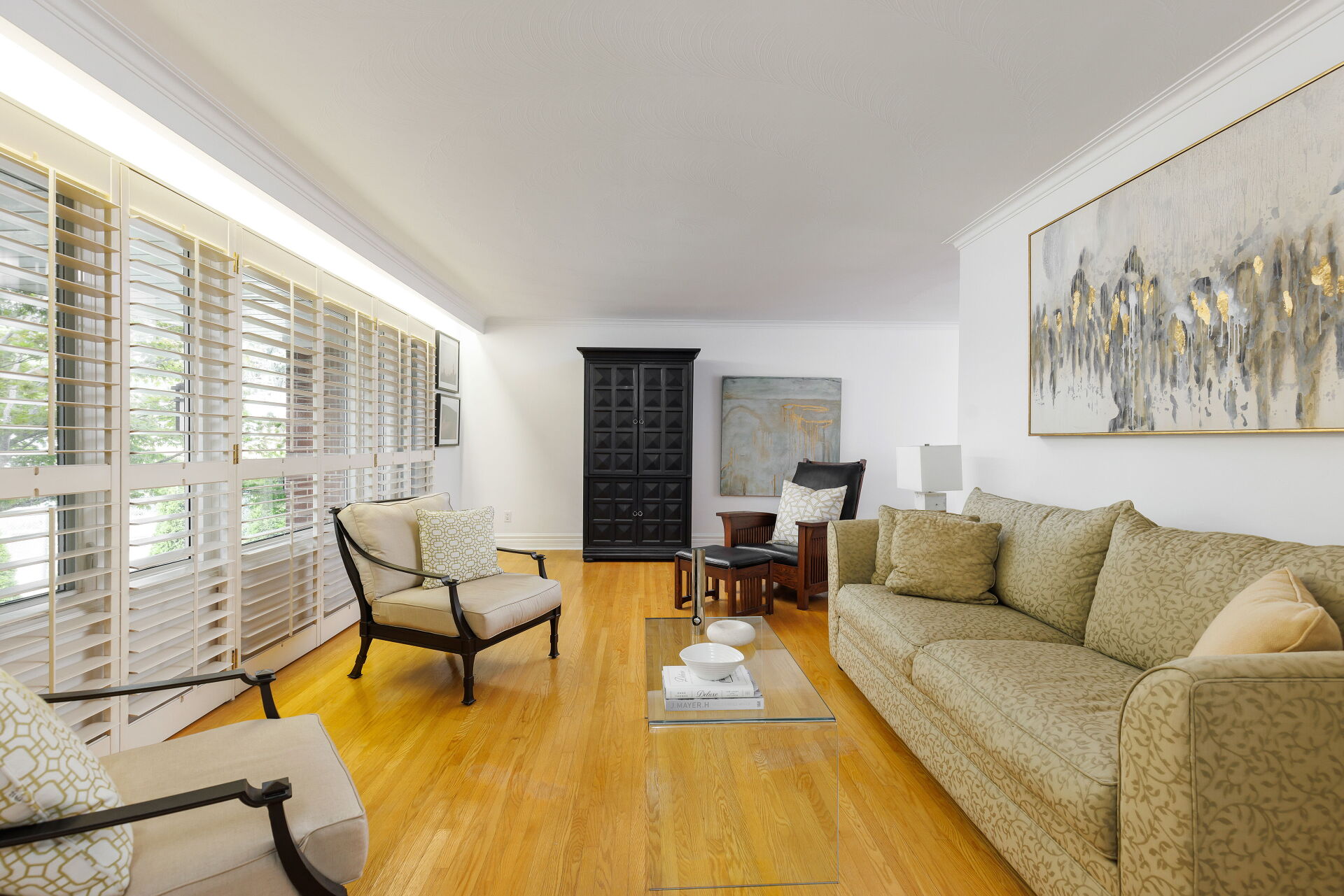 27 Paramount Court, Toronto, ON M6M 2L5
