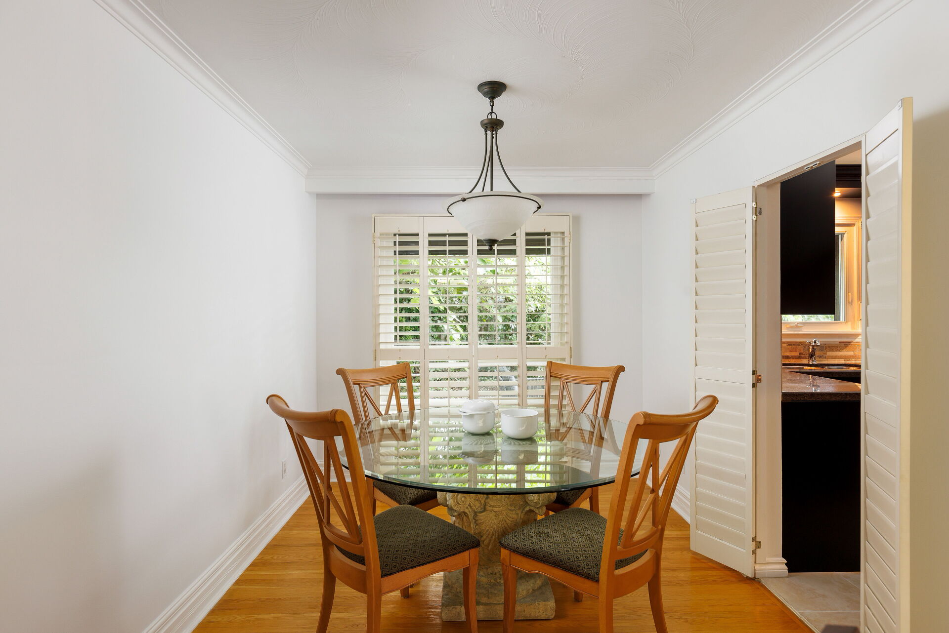27 Paramount Court, Toronto, ON M6M 2L5