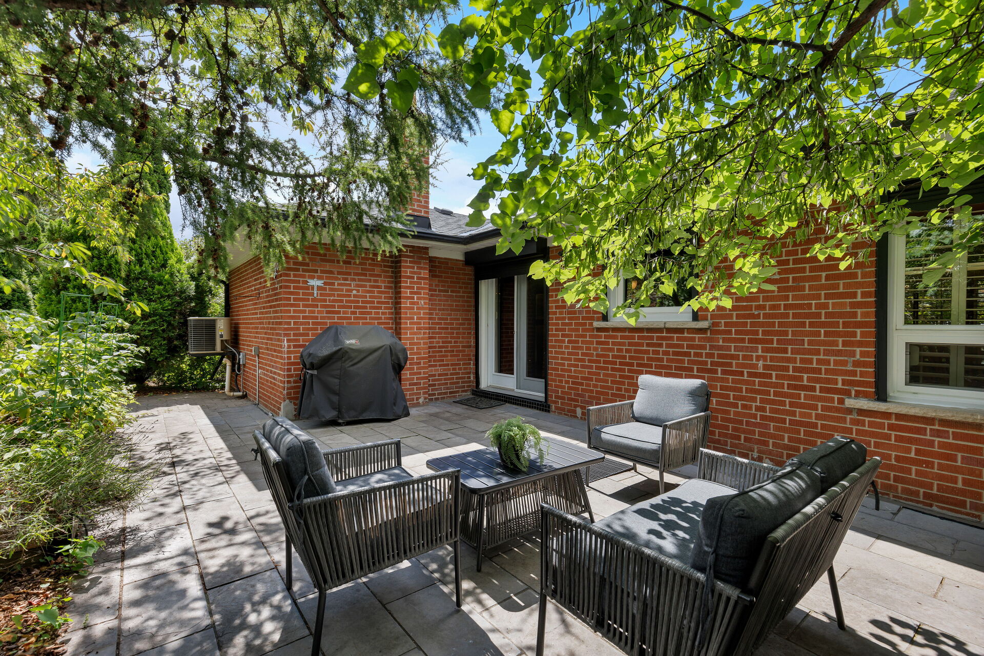 27 Paramount Court, Toronto, ON M6M 2L5