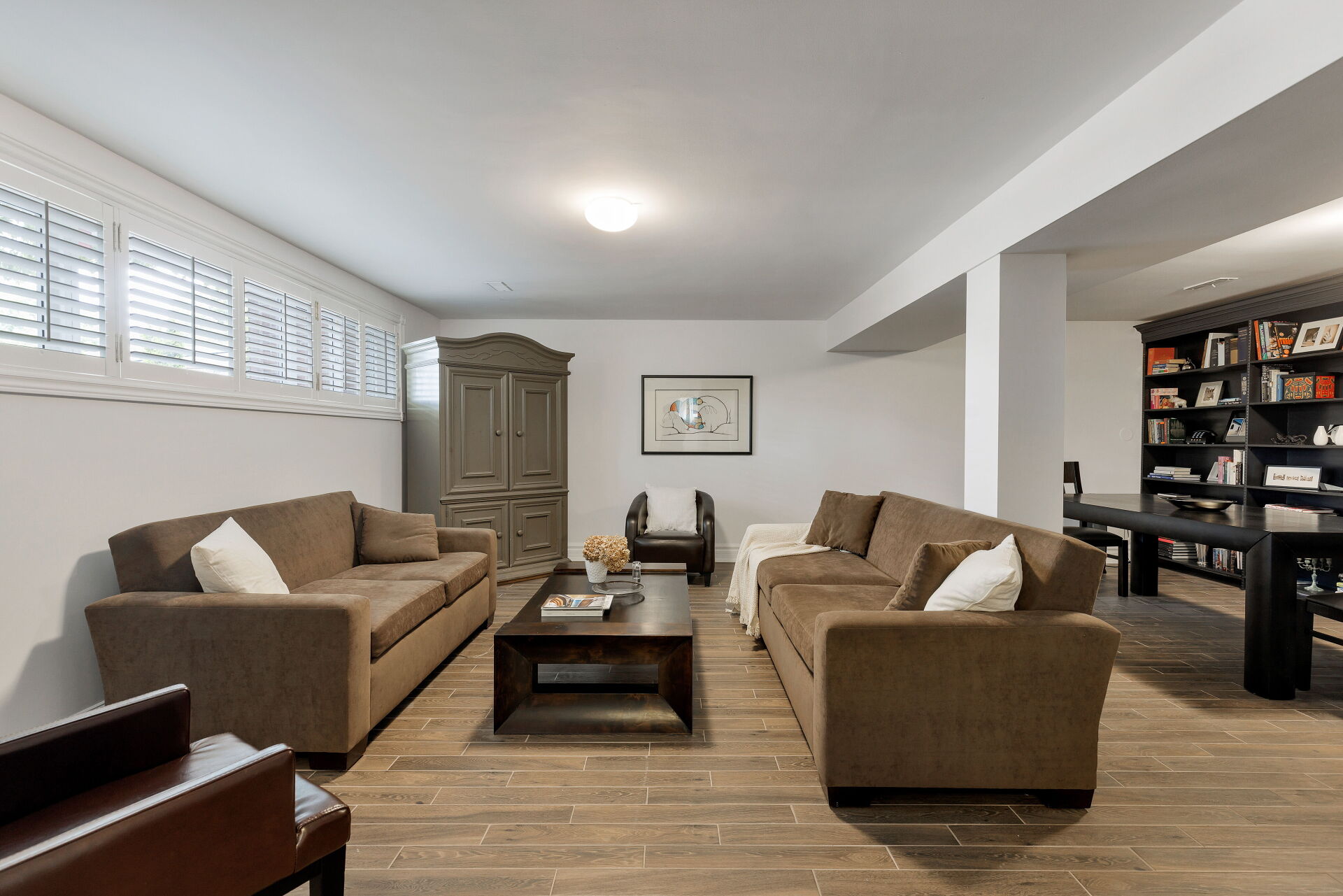 27 Paramount Court, Toronto, ON M6M 2L5
