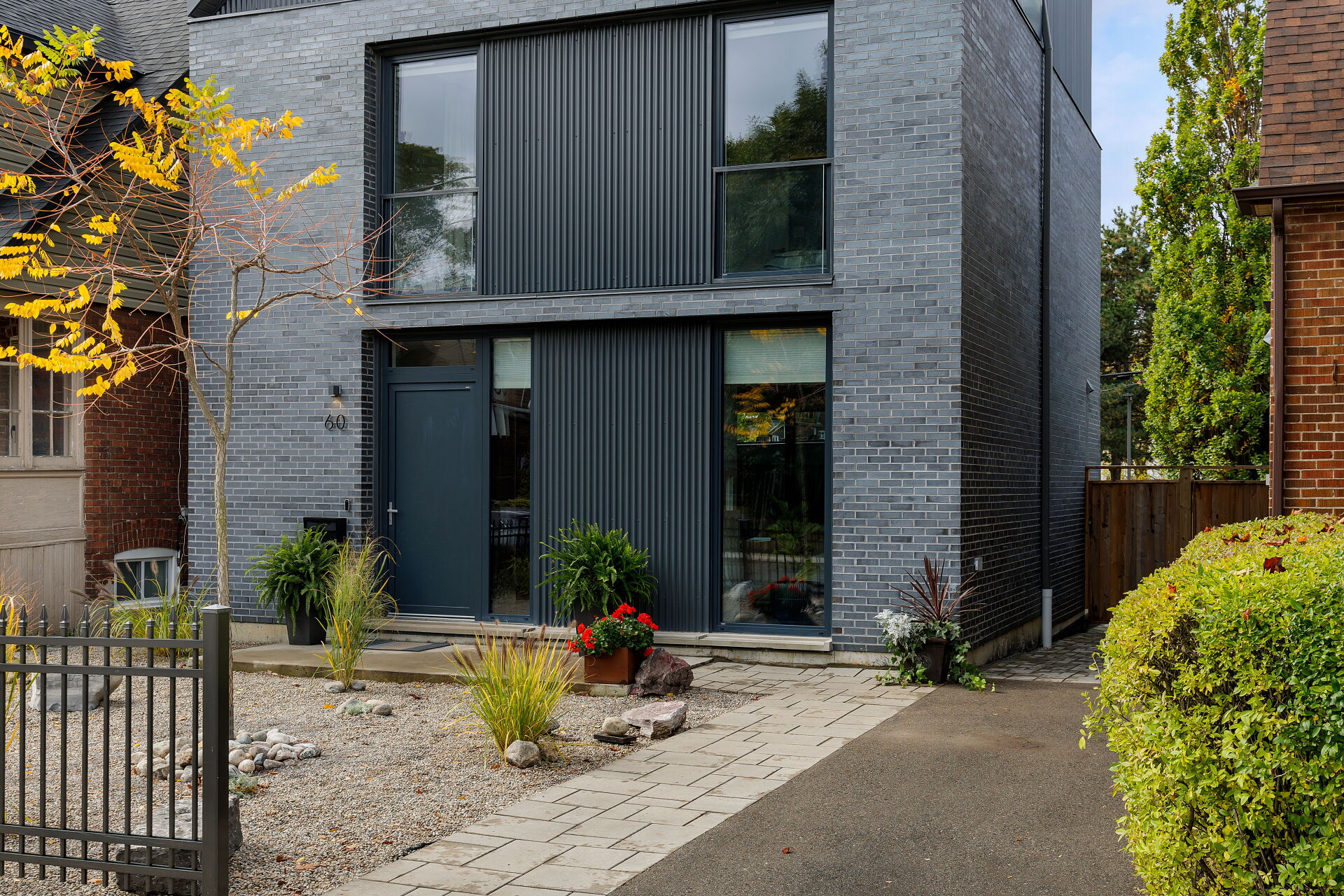 LESLIEVILLE LUXURY LIFESTYLE - 60 Hiltz Ave