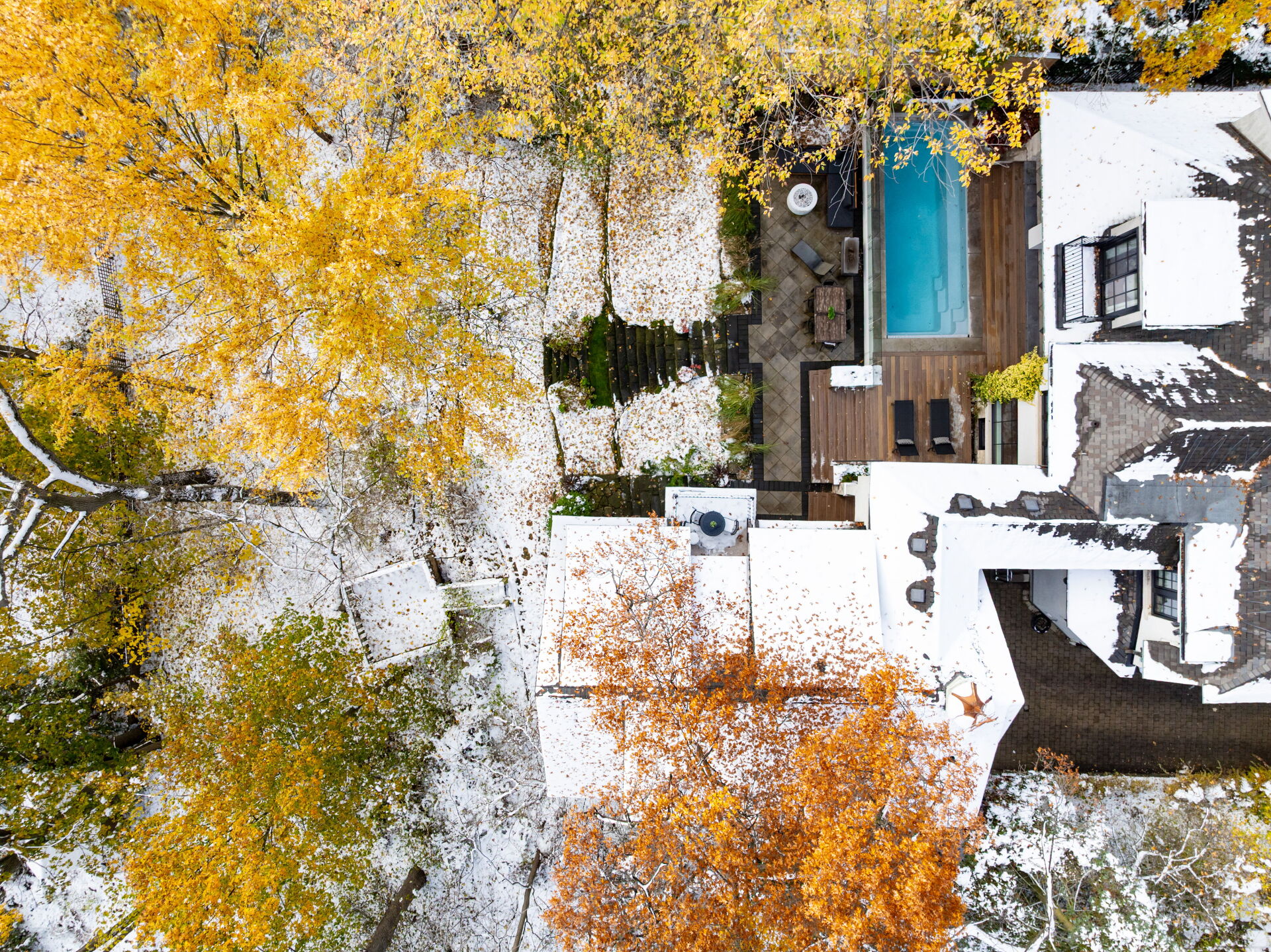 35 Baby Point Crescent, Toronto, ON M6S 2B7