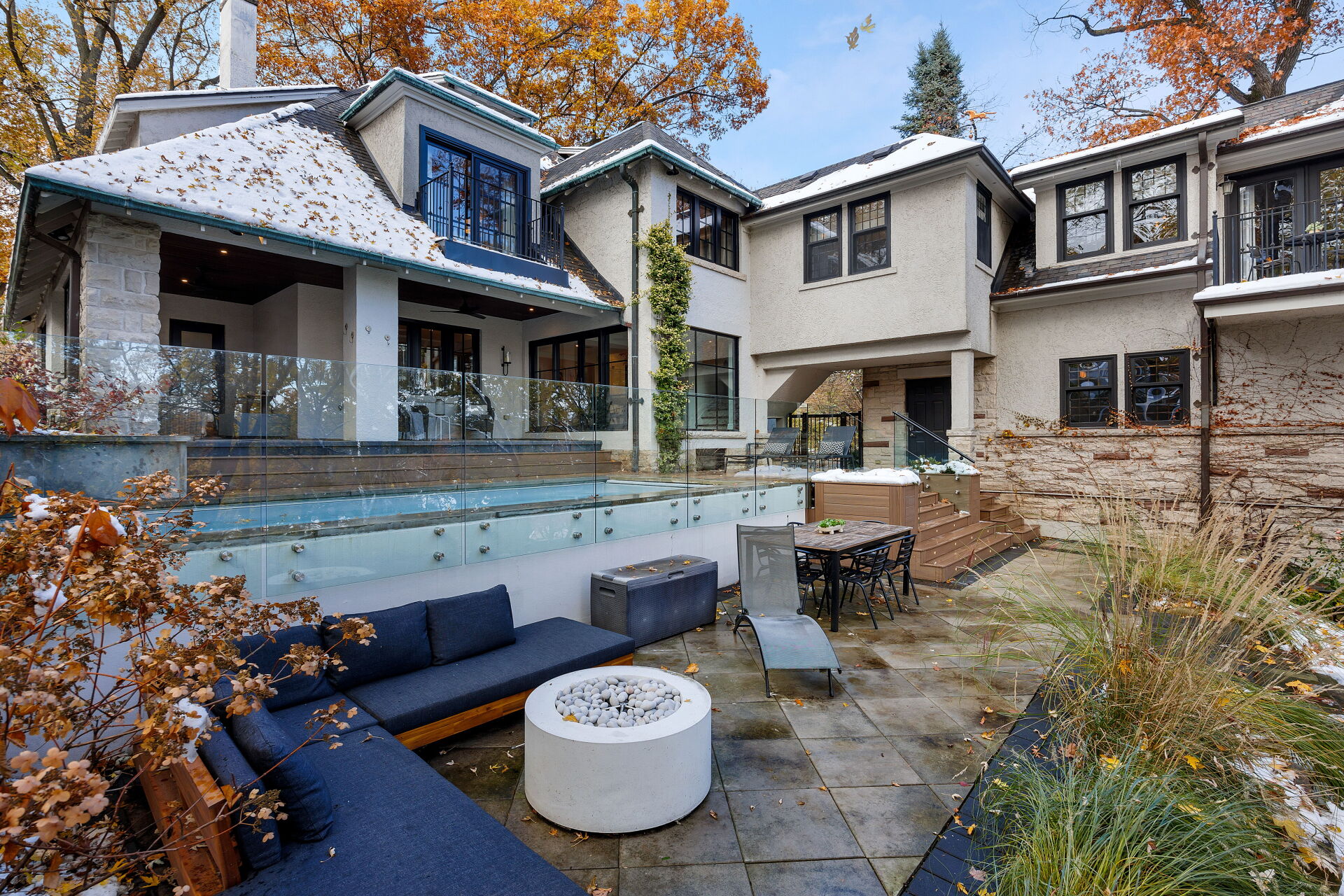 35 Baby Point Crescent, Toronto, ON M6S 2B7
