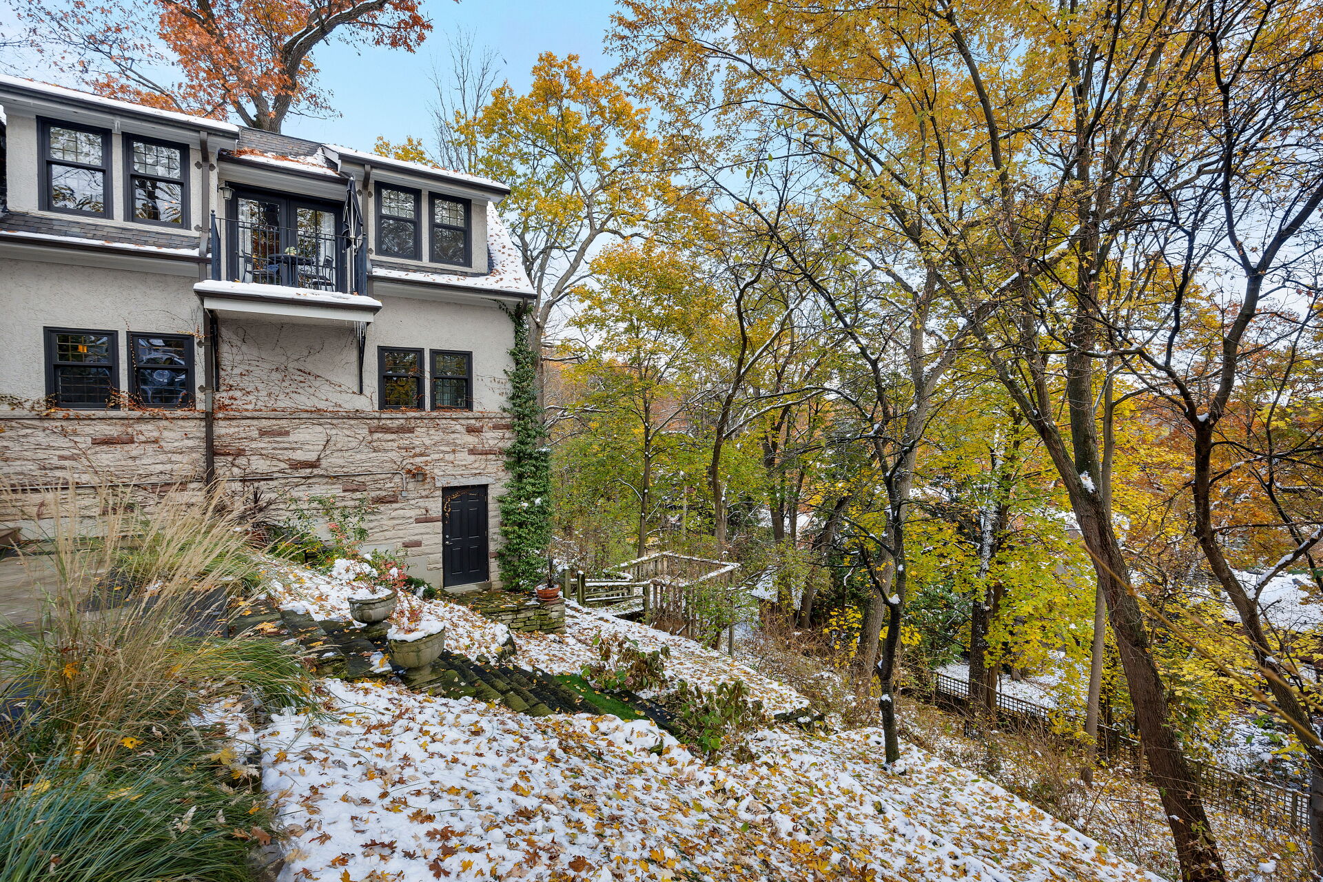 35 Baby Point Crescent, Toronto, ON M6S 2B7