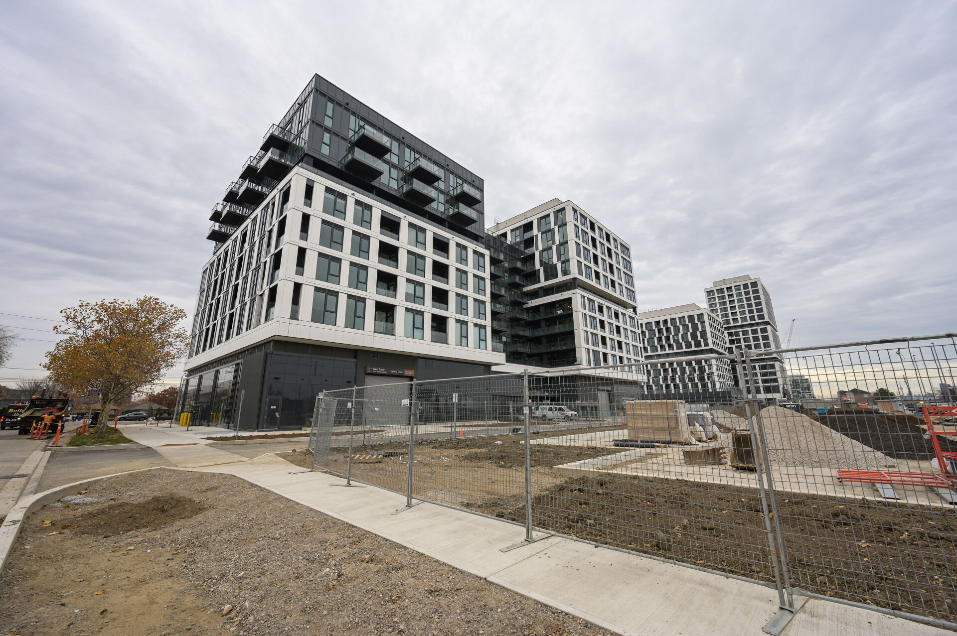1037 The Queensway Unit 707, Toronto, ON M8Z 6C7 Virtual Tour