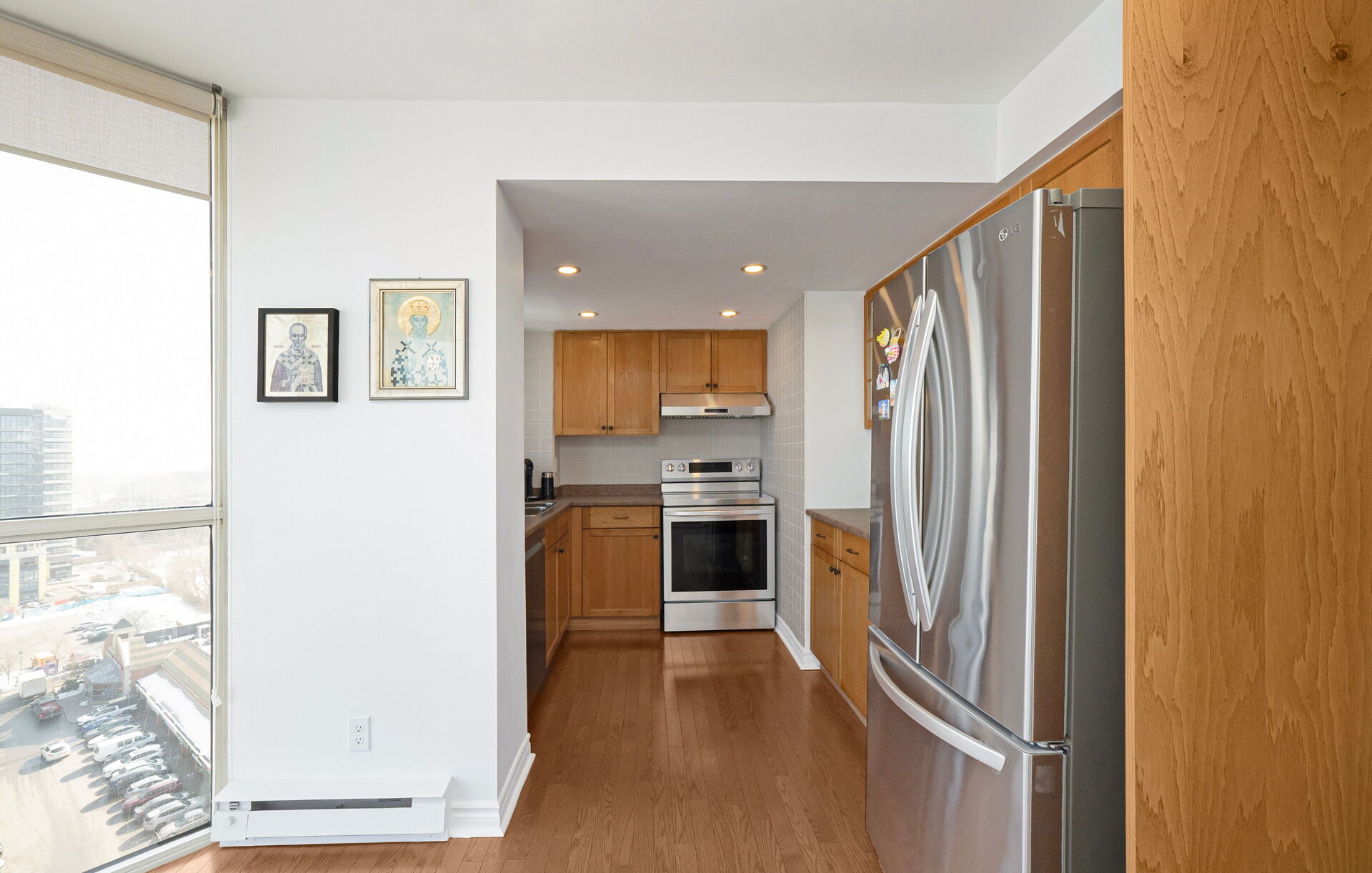 1360 Rathburn Road East, Mississauga, ON L4W 4H4
