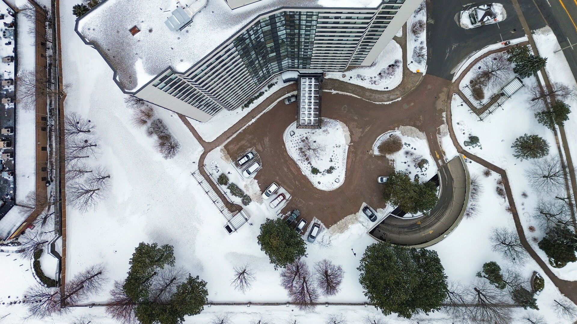1360 Rathburn Road East, Mississauga, ON L4W 4H4