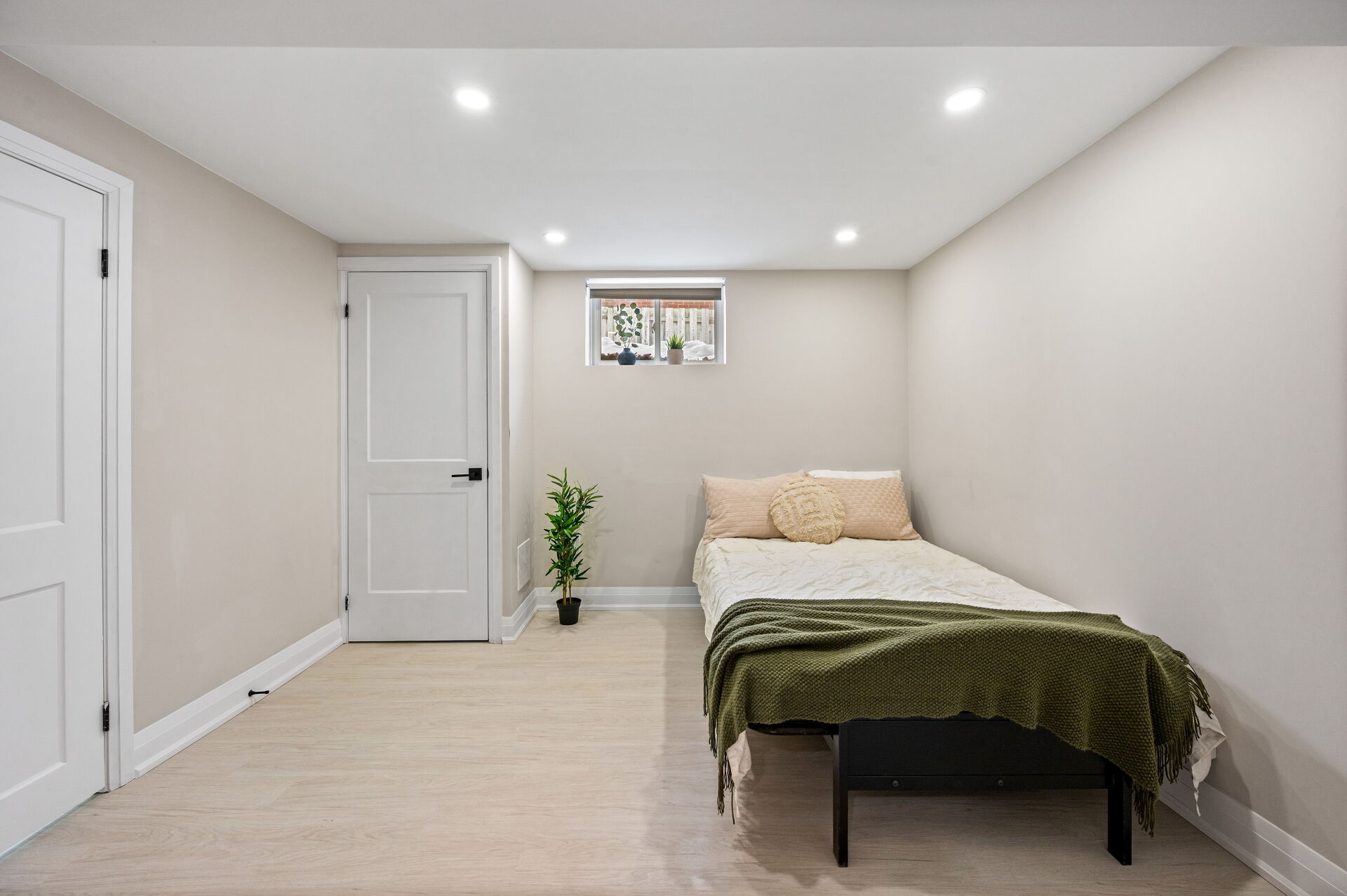 357 Rossland Road East, Oshawa, ON L1G 2X2